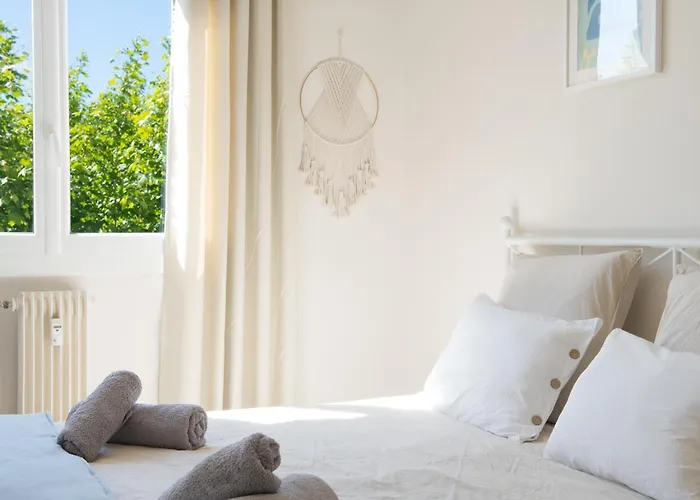 Апартаменти Chez Ambre Et Flo - Queen Size Clim Centre Parking *